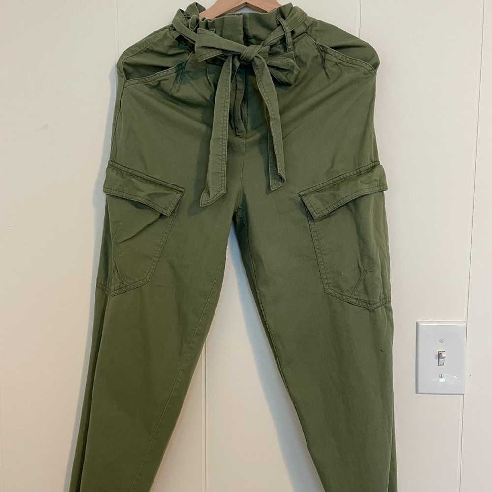 Brand: H&M; Color: Green: Size: 34